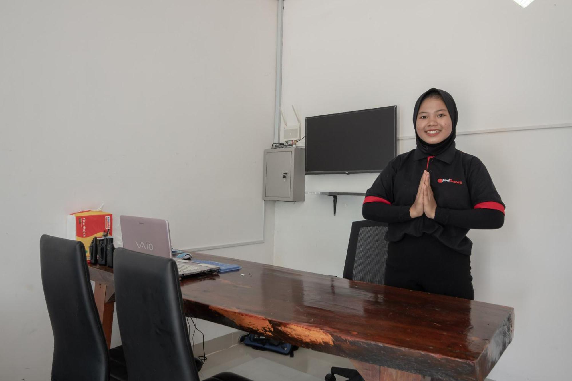 Reddoorz Syariah Near Jakabaring Sport Hotel Palembang